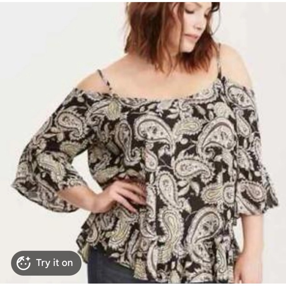 Torrid Black Paisley Cold Shoulder Bell Sleeve Ruffle Hem Blouse Top Size 1‎ 1X
